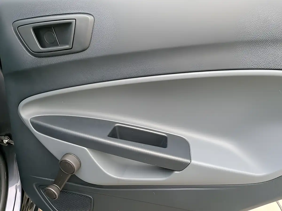 Used 2009 Ford Fiesta Titanium Grey - Interior and Exterior details 17