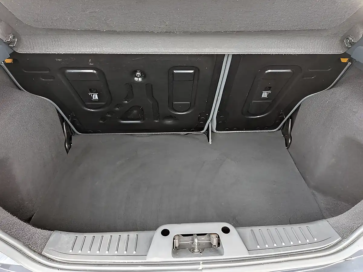 Used 2009 Ford Fiesta Titanium Grey - Interior and Exterior details 18