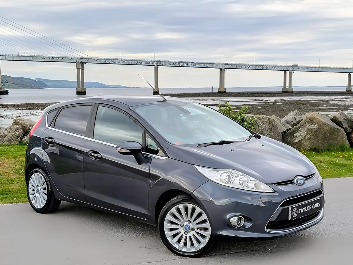 Used 2009 Ford Fiesta Titanium Grey - Interior and Exterior details 3