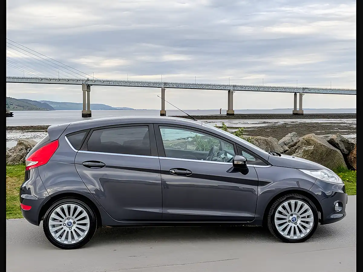 Used 2009 Ford Fiesta Titanium Grey - Interior and Exterior details 4