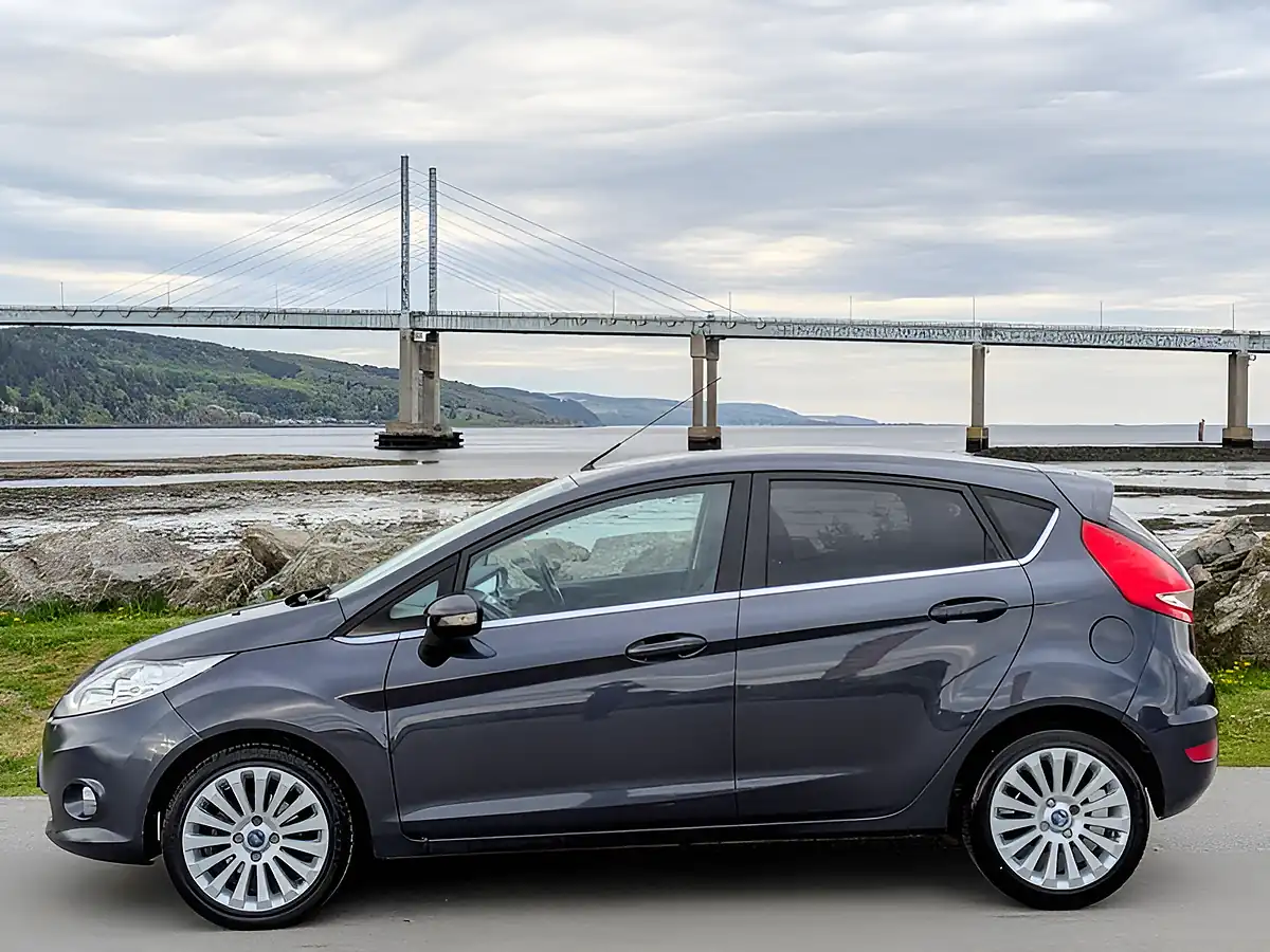 Used 2009 Ford Fiesta Titanium Grey - Interior and Exterior details 8