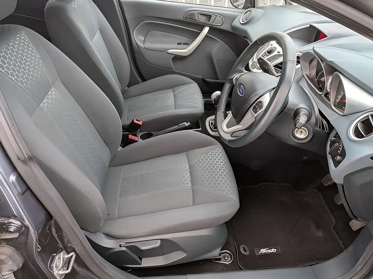 Used 2009 Ford Fiesta Titanium Grey - Interior and Exterior details 9