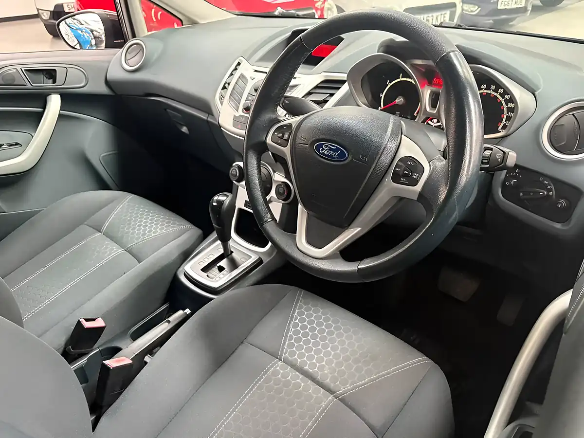 Used 2009 Ford Fiesta Titanium Red - Interior and Exterior details 20