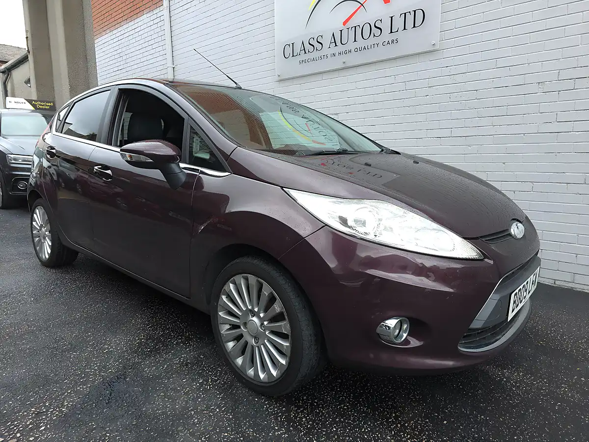 Used 2009 Ford Fiesta Titanium Red - Interior and Exterior details 2