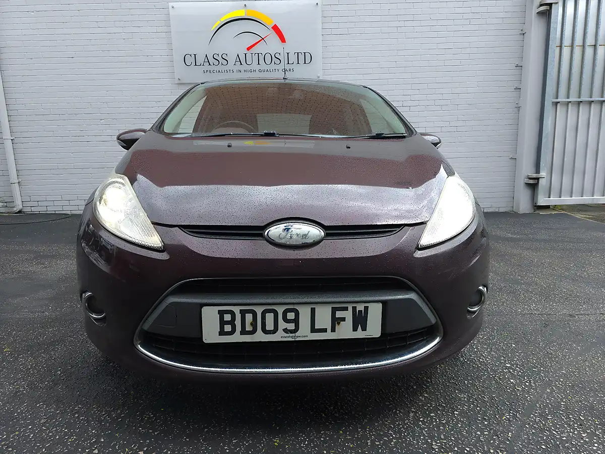 Used 2009 Ford Fiesta Titanium Red - Interior and Exterior details 3