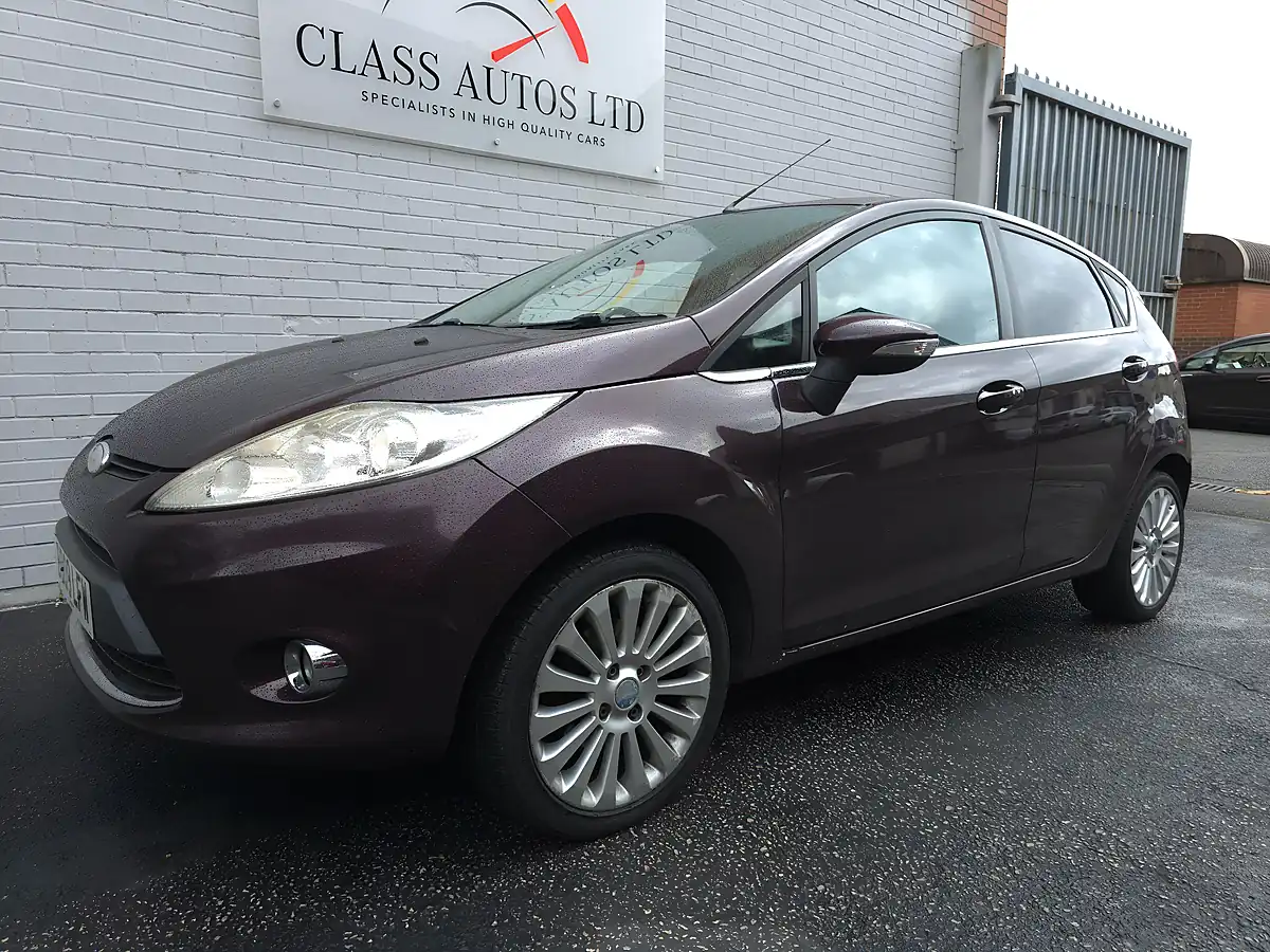 Used 2009 Ford Fiesta Titanium Red - Interior and Exterior details 7