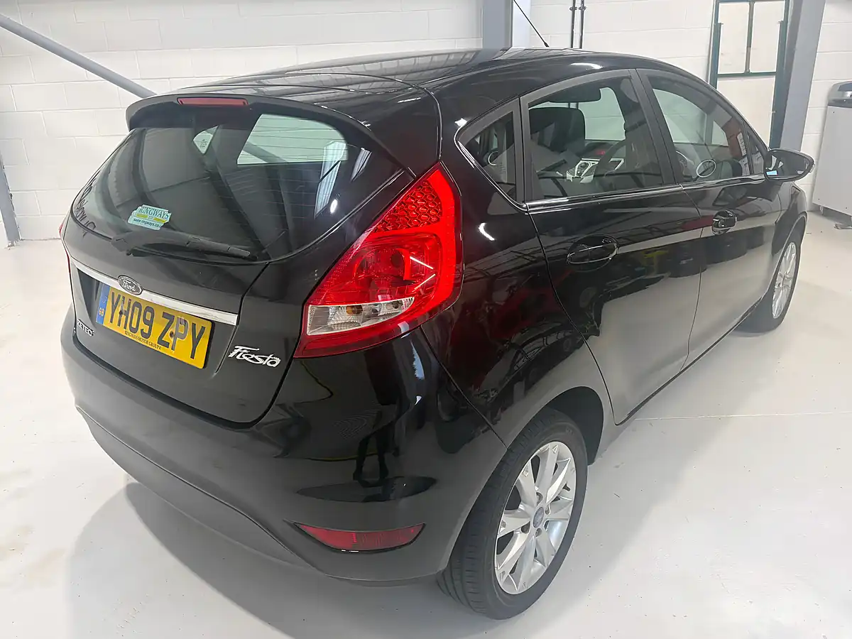 Used 2009 Ford Fiesta Zetec Black - Interior and Exterior details 4