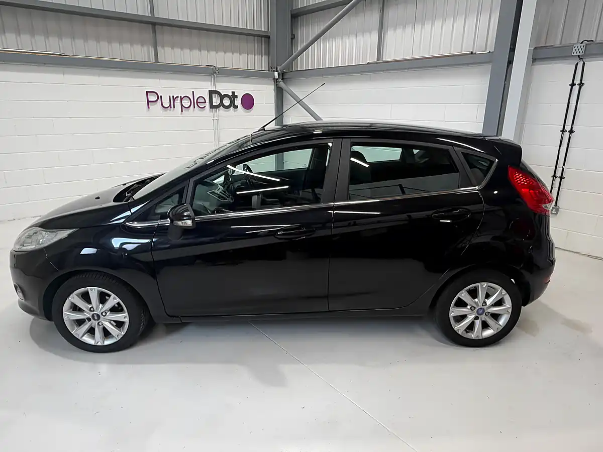 Used 2009 Ford Fiesta Zetec Black - Interior and Exterior details 8