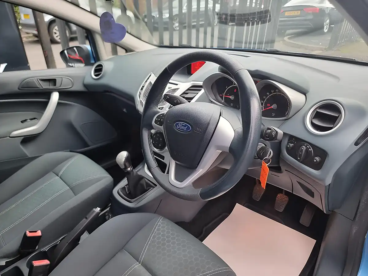 Used 2009 Ford Fiesta Zetec Blue - Interior and Exterior details 13