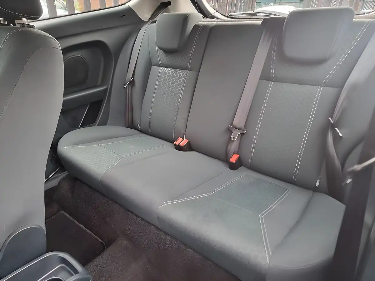 Used 2009 Ford Fiesta Zetec Blue - Interior and Exterior details 16