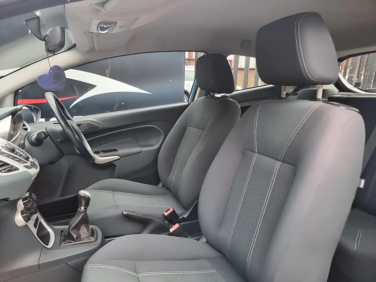 Used 2009 Ford Fiesta Zetec Blue - Interior and Exterior details 17