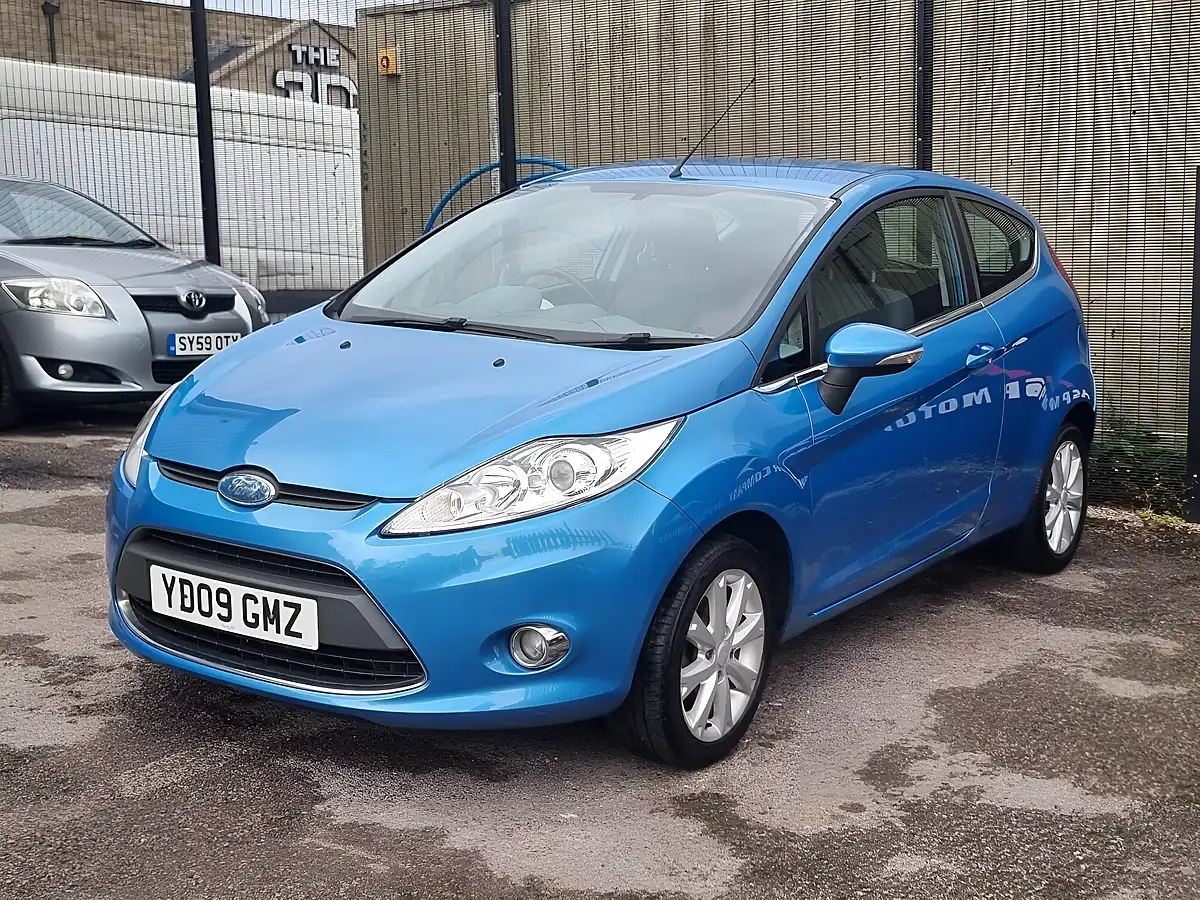 Used 2009 Ford Fiesta Zetec Blue - Interior and Exterior details 3