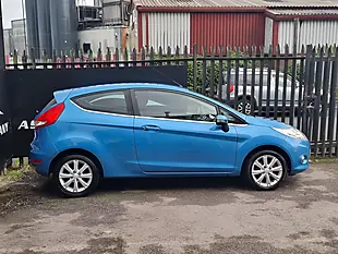 Used 2009 Ford Fiesta Zetec Blue - Interior and Exterior details 5