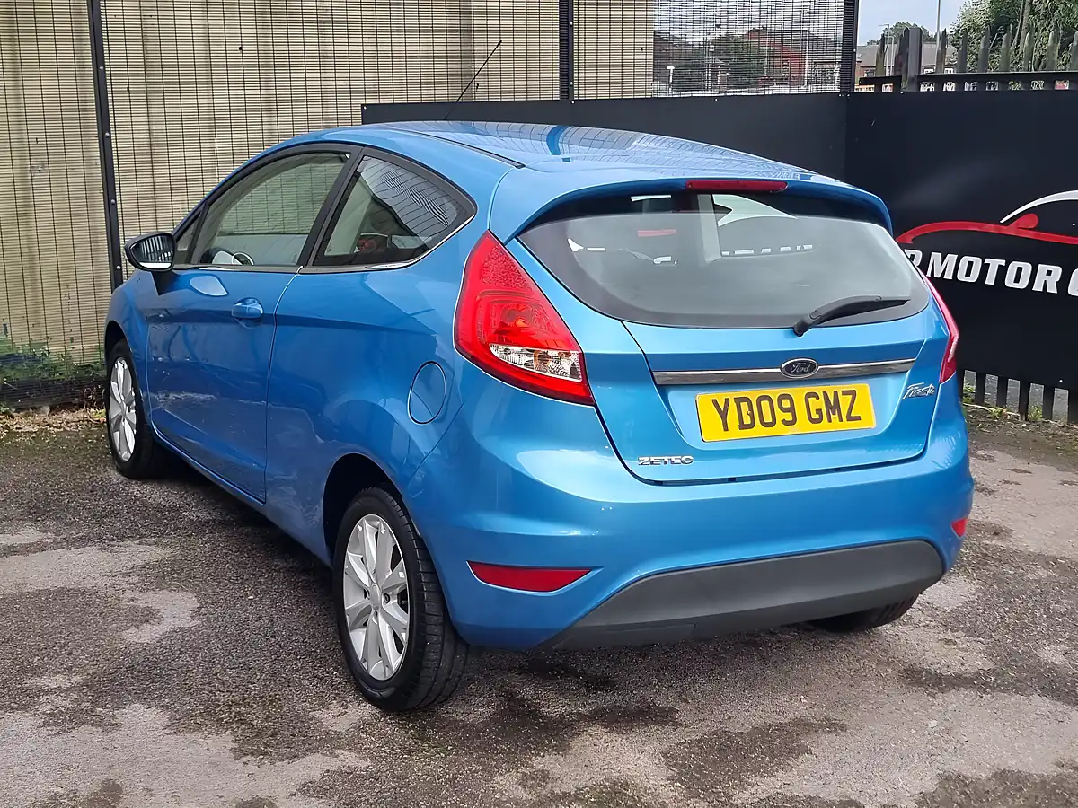 Used 2009 Ford Fiesta Zetec Blue - Interior and Exterior details 6