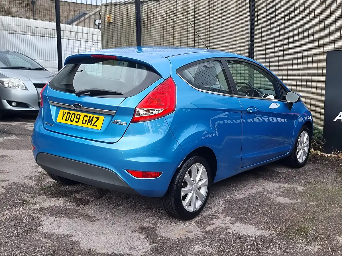 Used 2009 Ford Fiesta Zetec Blue - Interior and Exterior details 8