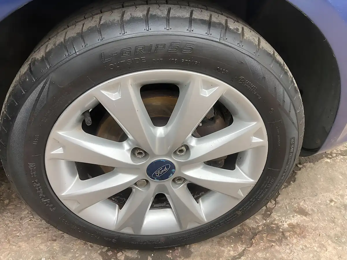 Used 2009 Ford Fiesta Zetec Blue - Interior and Exterior details 13