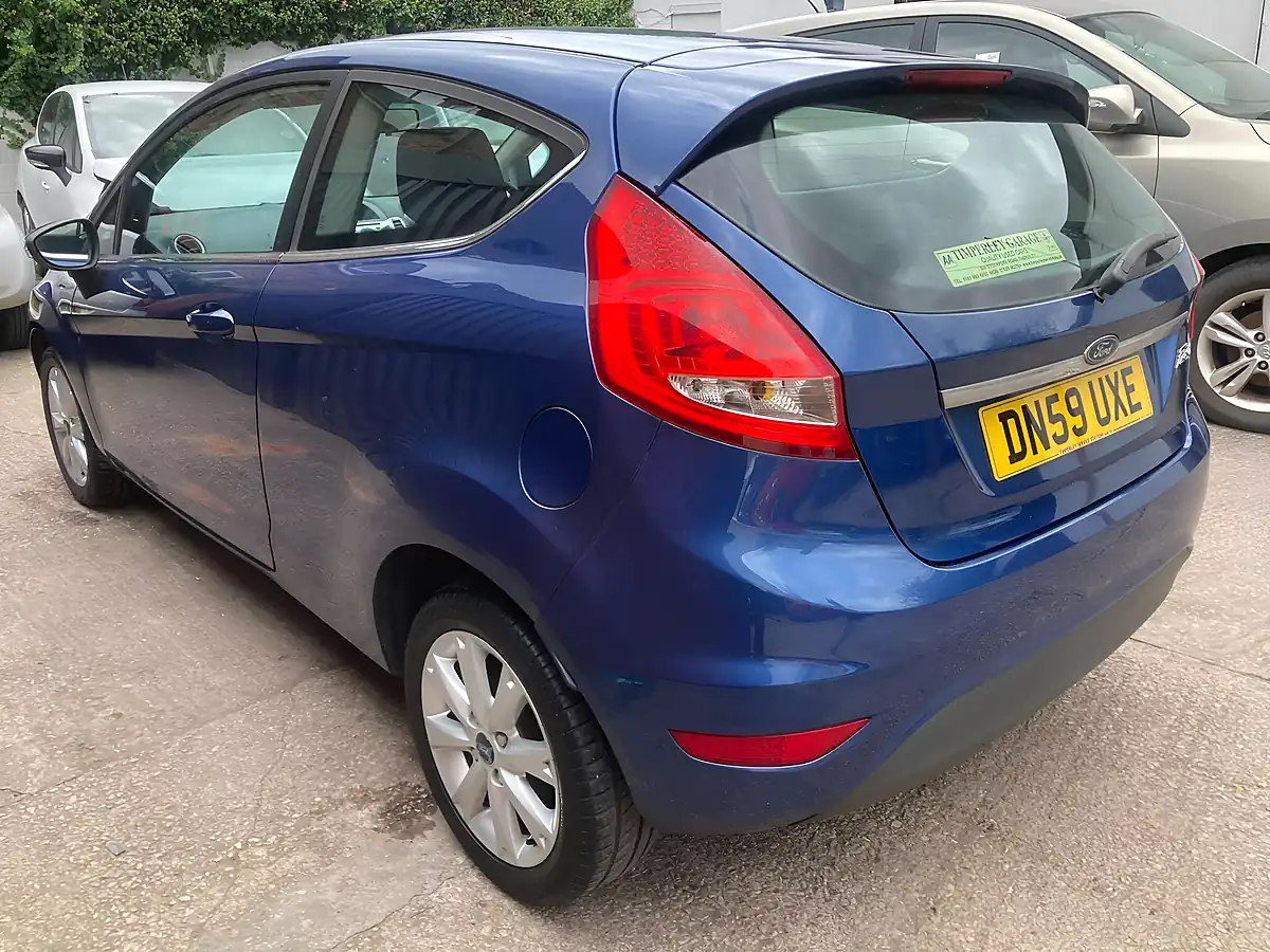 Used 2009 Ford Fiesta Zetec Blue - Interior and Exterior details 6