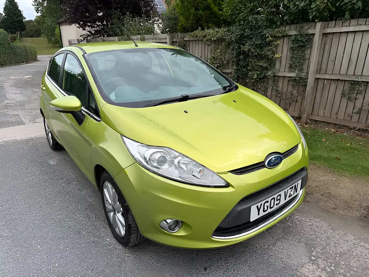 Used 2009 Ford Fiesta Zetec Green - Front View