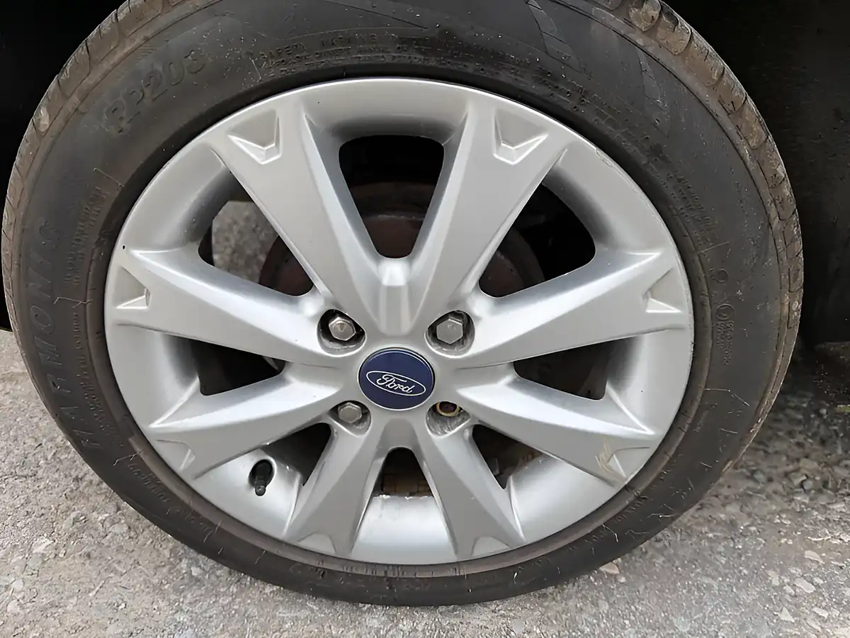Used 2009 Ford Fiesta Zetec Green - Interior and Exterior details 13