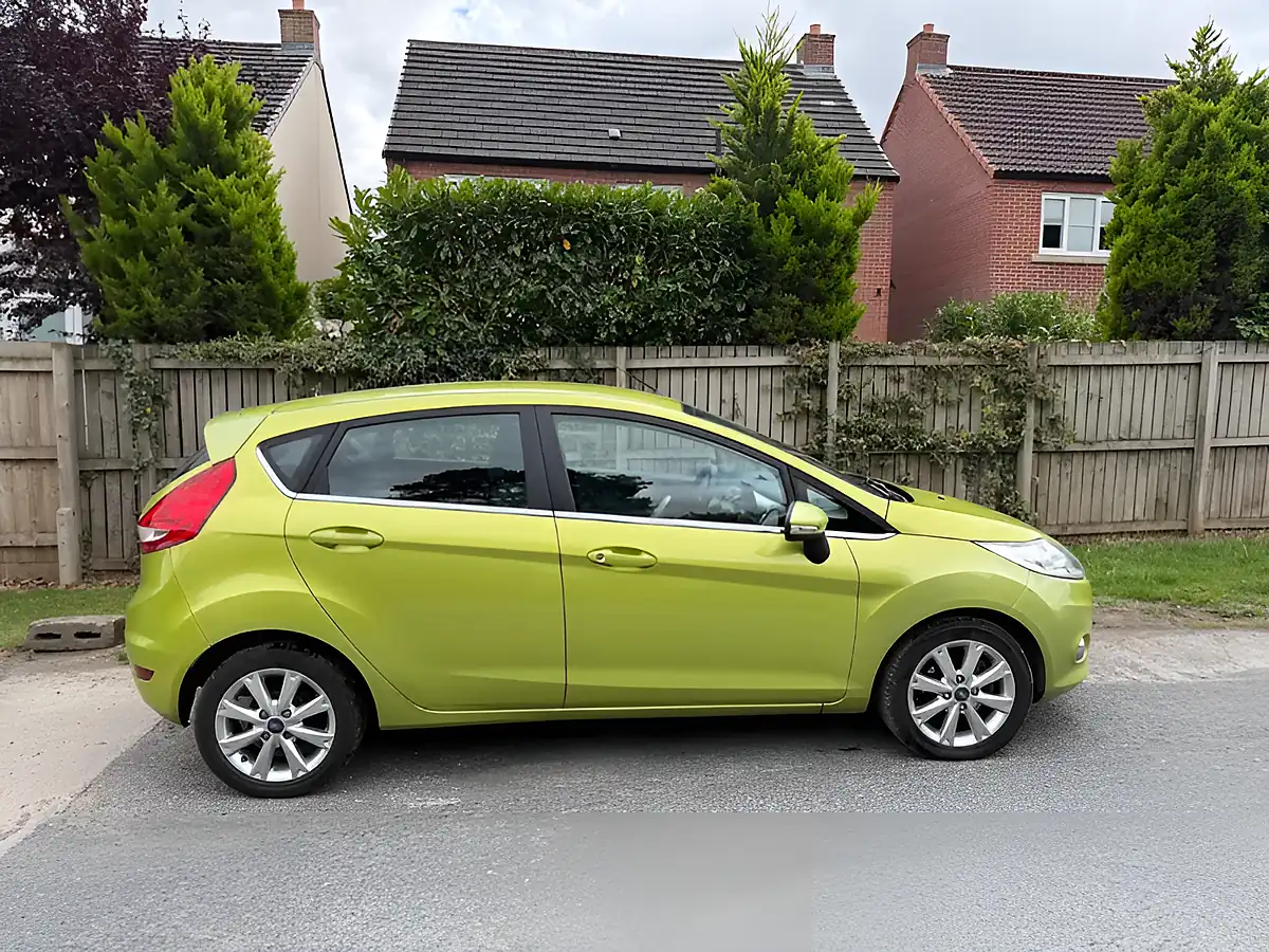 Used 2009 Ford Fiesta Zetec Green - Interior and Exterior details 4