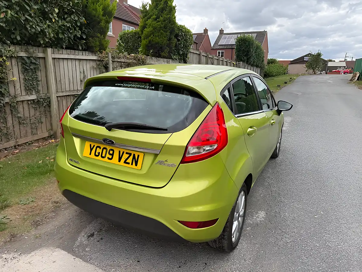 Used 2009 Ford Fiesta Zetec Green - Interior and Exterior details 5