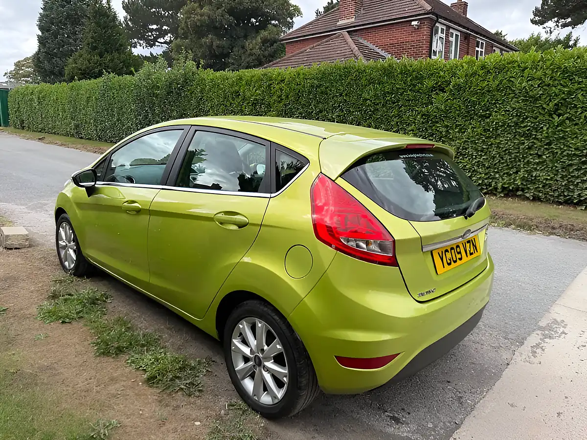 Used 2009 Ford Fiesta Zetec Green - Interior and Exterior details 7