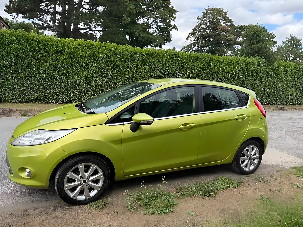 Used 2009 Ford Fiesta Zetec Green - Interior and Exterior details 8
