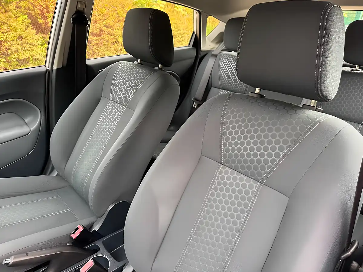 Used 2009 Ford Fiesta Zetec Moondust Silver - Interior and Exterior details 11