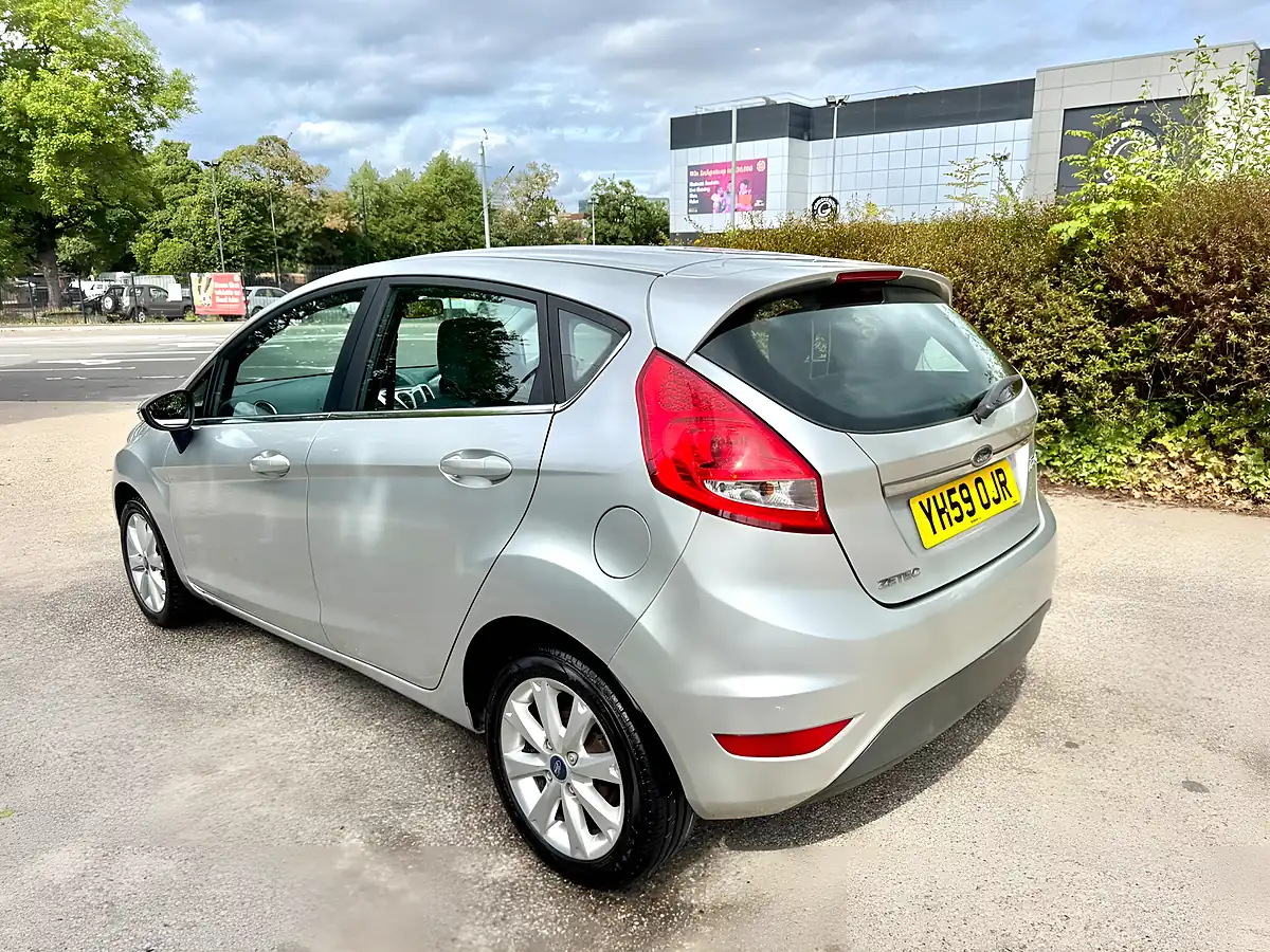 Used 2009 Ford Fiesta Zetec Moondust Silver - Interior and Exterior details 3
