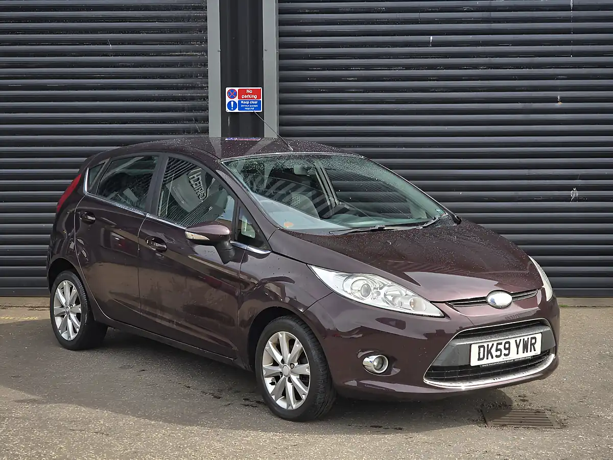 Used 2009 Ford Fiesta Zetec Red - Front View