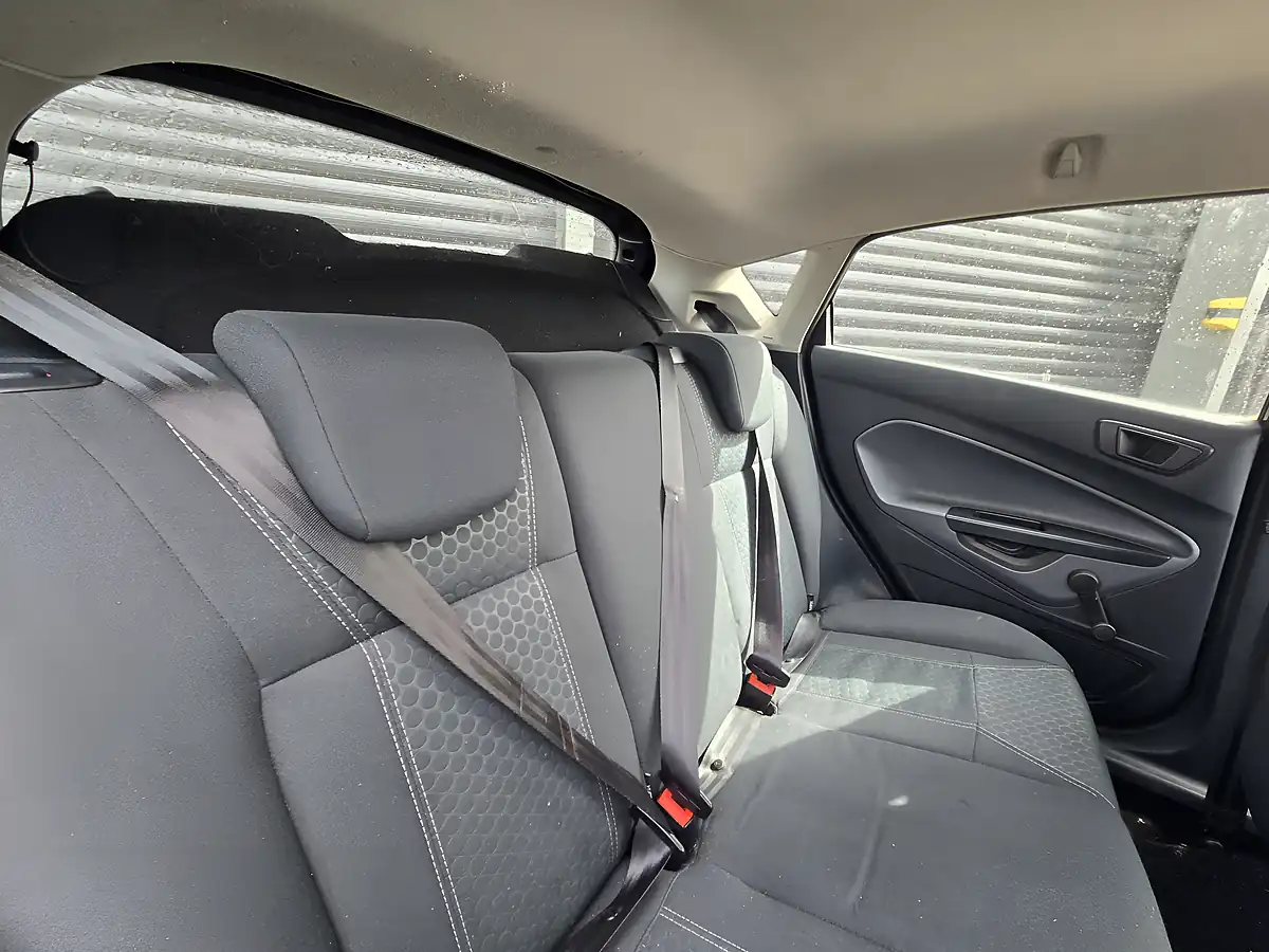 Used 2009 Ford Fiesta Zetec Red - Interior and Exterior details 3