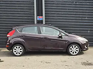 Used 2009 Ford Fiesta Zetec Red - Interior and Exterior details 6