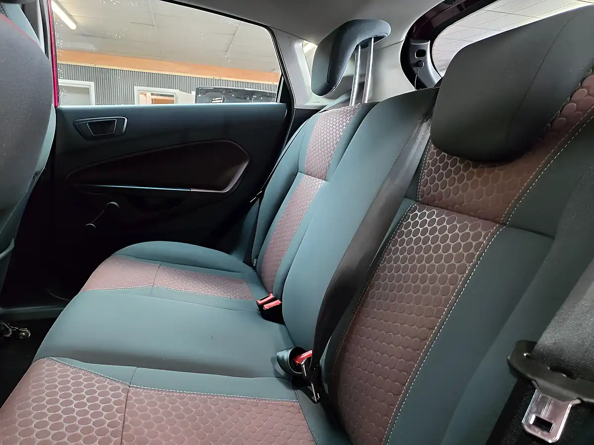 Used 2009 Ford Fiesta Zetec Red - Interior and Exterior details 10