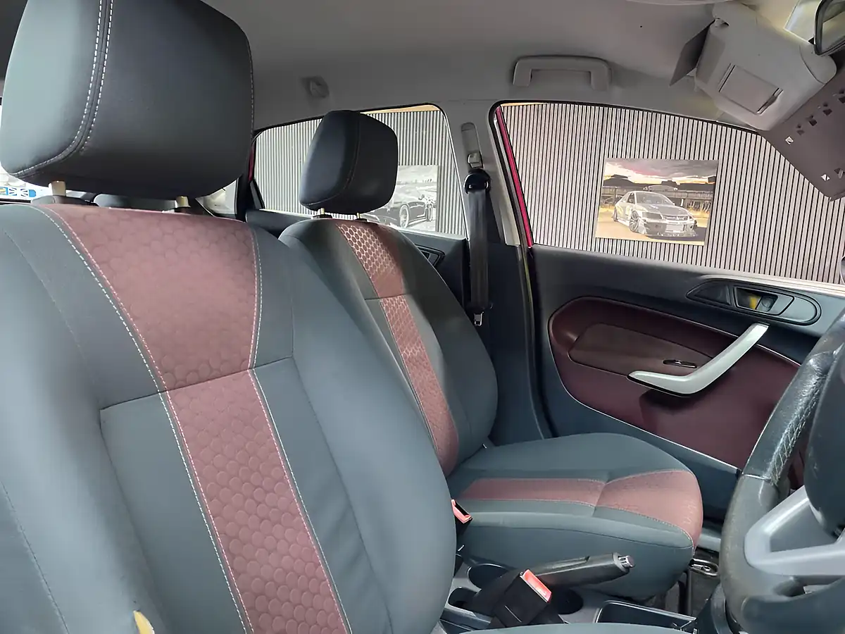 Used 2009 Ford Fiesta Zetec Red - Interior and Exterior details 13