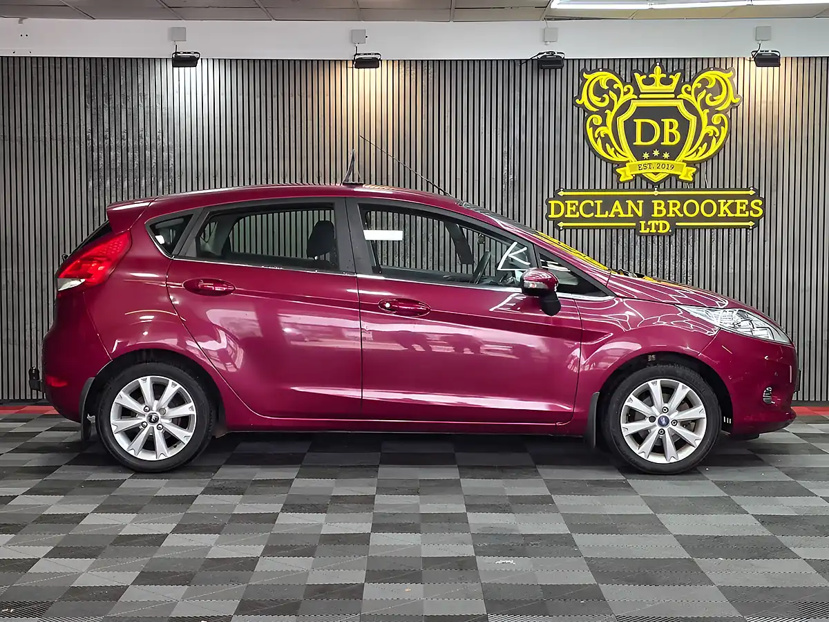 Used 2009 Ford Fiesta Zetec Red - Interior and Exterior details 2