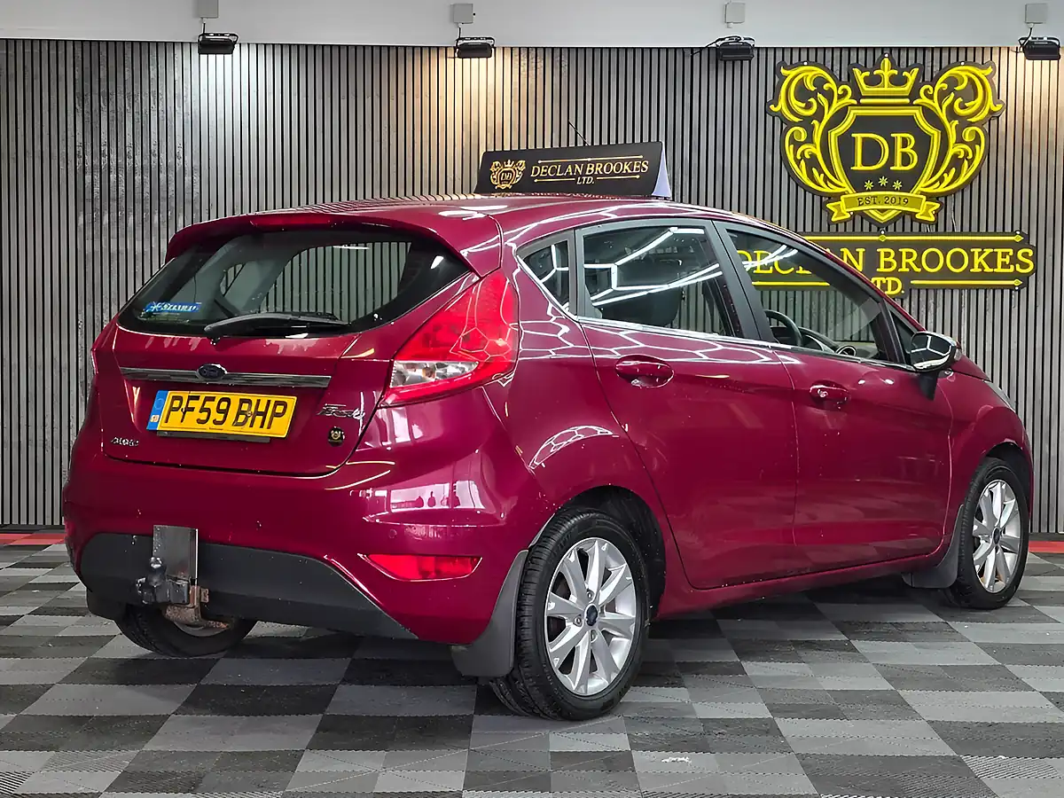 Used 2009 Ford Fiesta Zetec Red - Interior and Exterior details 3