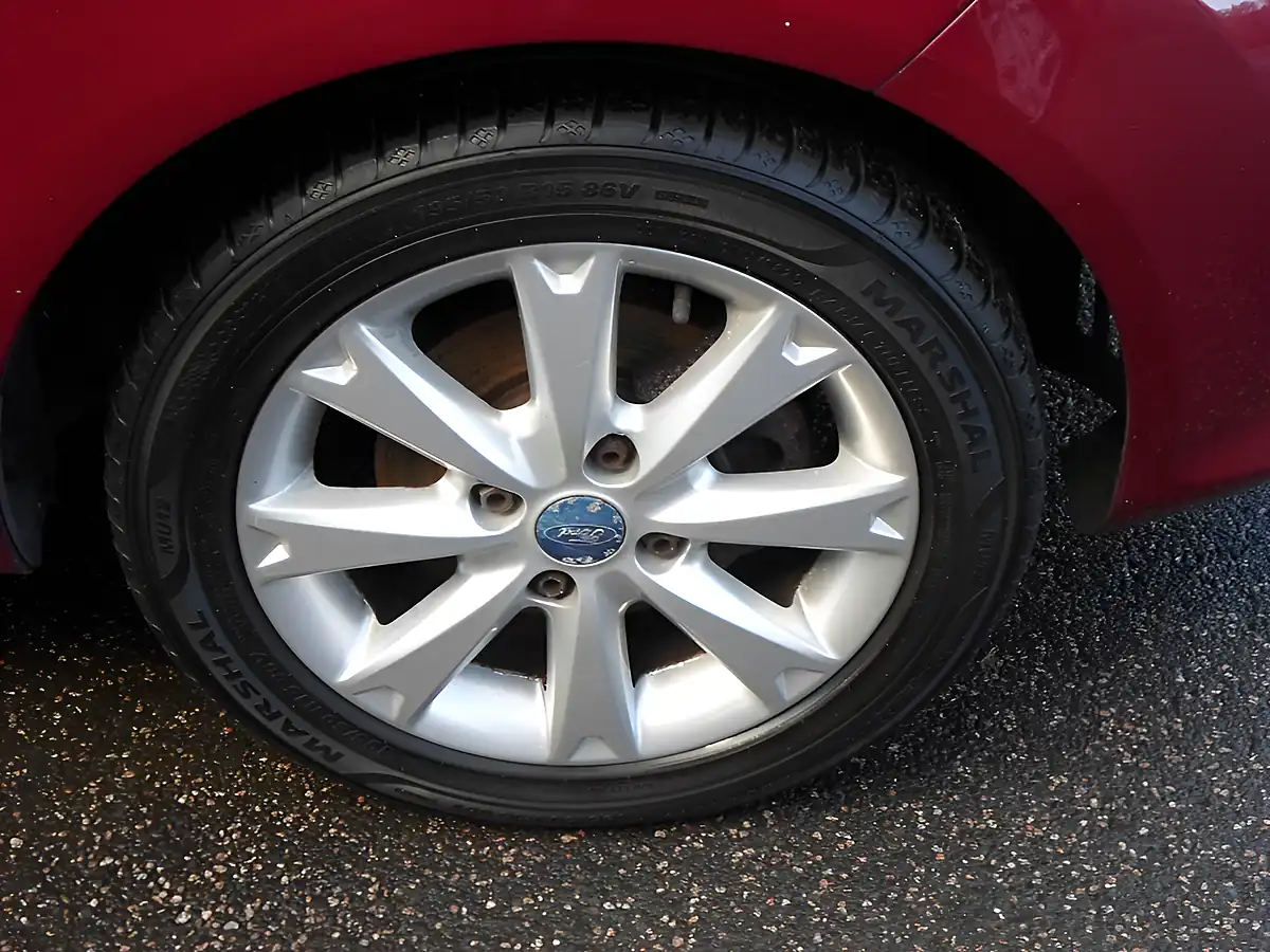 Used 2009 Ford Fiesta Zetec Ruby Red - Interior and Exterior details 10