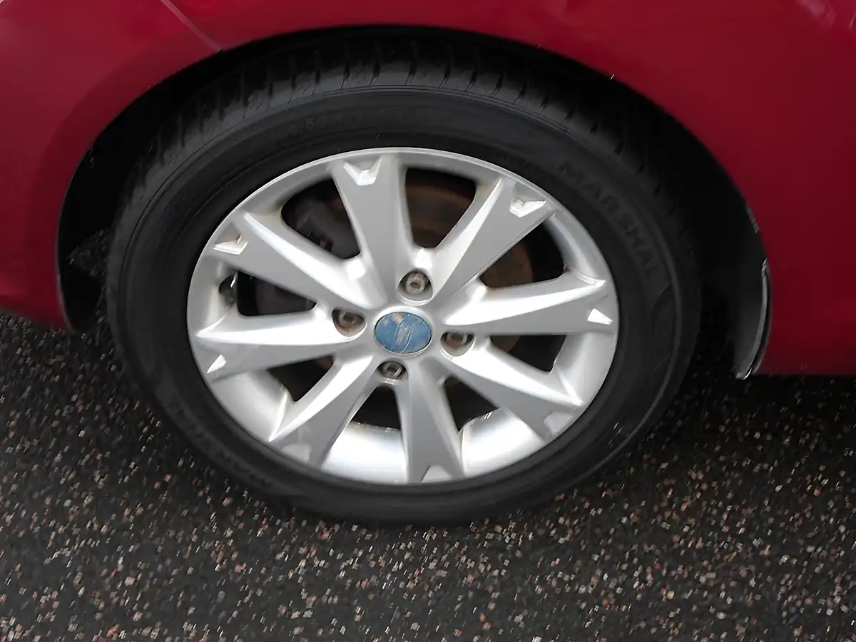 Used 2009 Ford Fiesta Zetec Ruby Red - Interior and Exterior details 13
