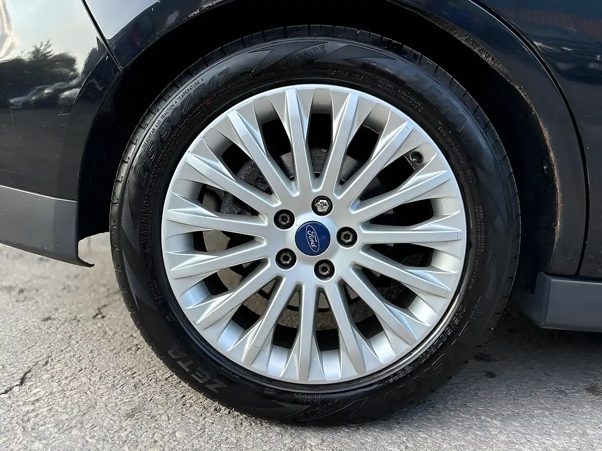 Used 2009 Ford Focus Style Silver - Interior and Exterior details 12