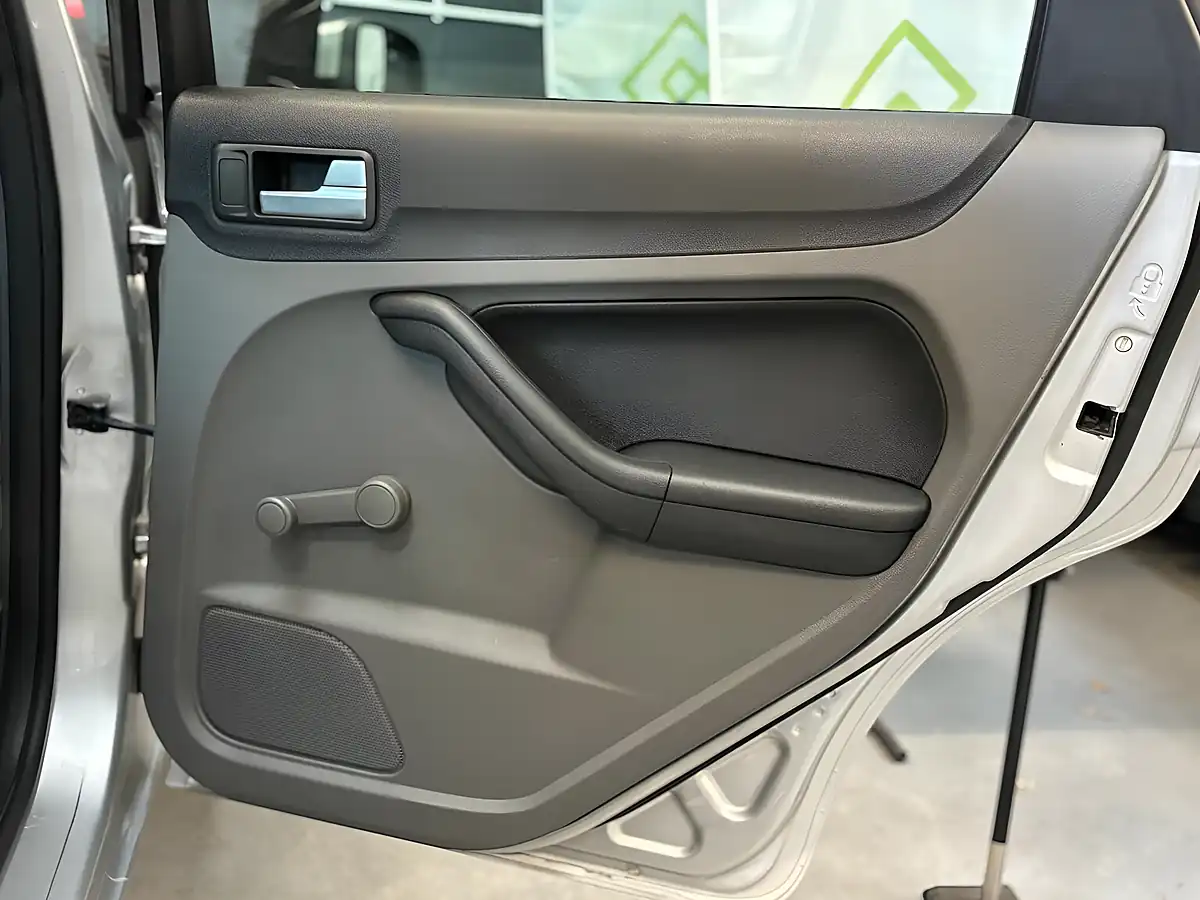 Used 2009 Ford Focus Style Silver - Interior and Exterior details 15