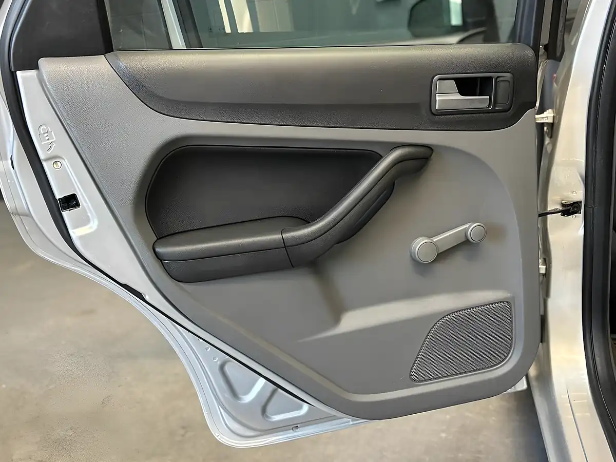 Used 2009 Ford Focus Style Silver - Interior and Exterior details 17