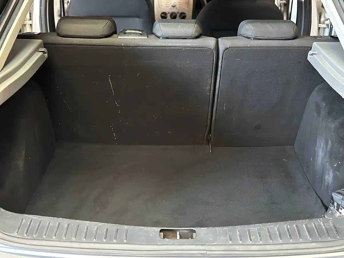 Used 2009 Ford Focus Style Silver - Interior and Exterior details 18