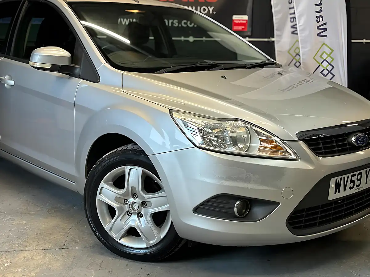 Used 2009 Ford Focus Style Silver - Interior and Exterior details 5