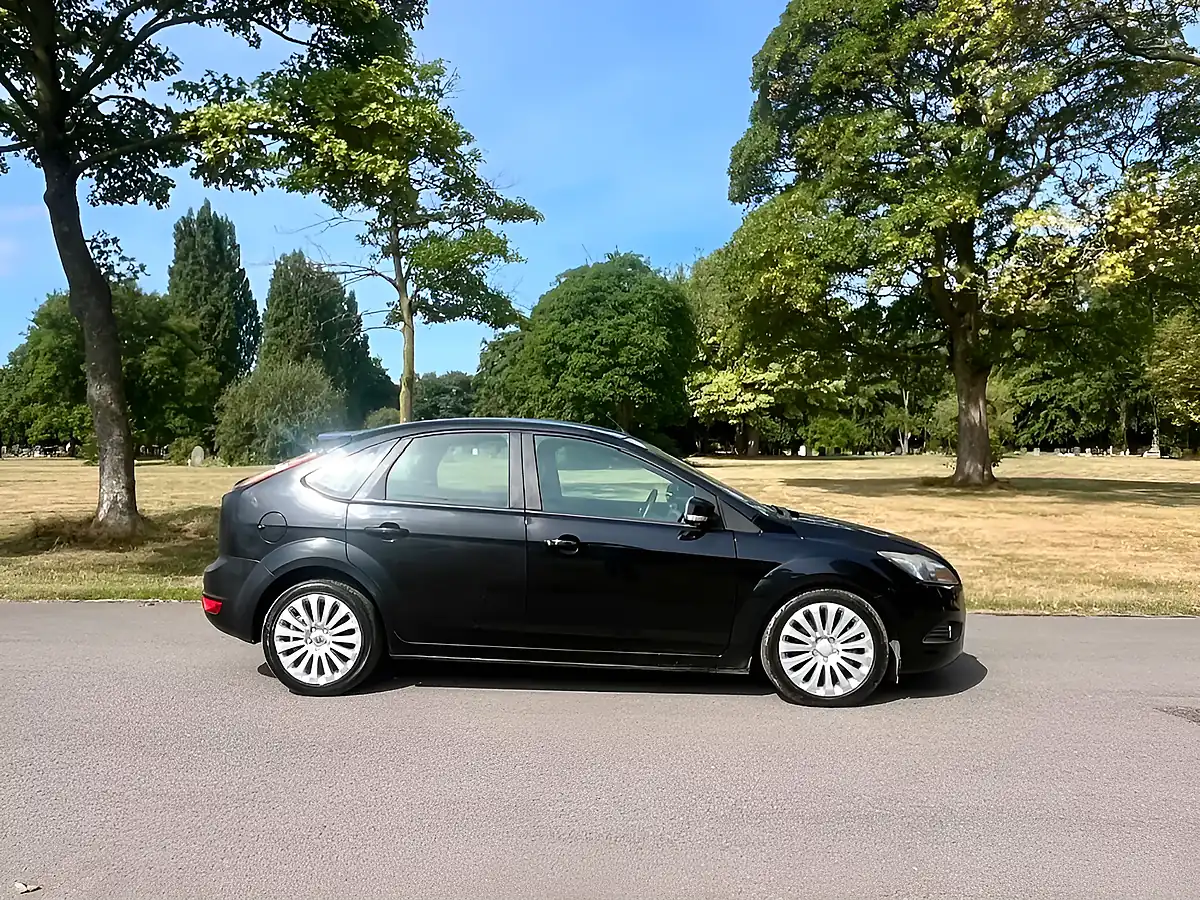 Used 2009 Ford Focus Titanium Black - Interior and Exterior details 10