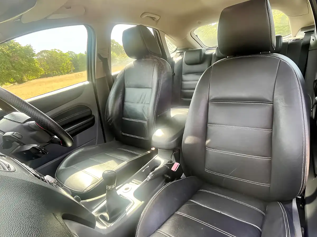 Used 2009 Ford Focus Titanium Black - Interior and Exterior details 15