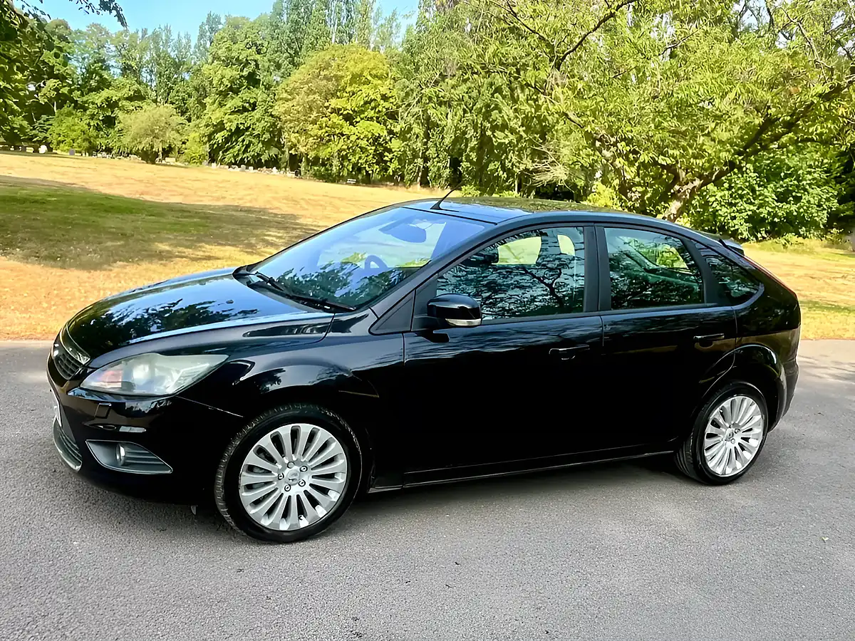 Used 2009 Ford Focus Titanium Black - Interior and Exterior details 17
