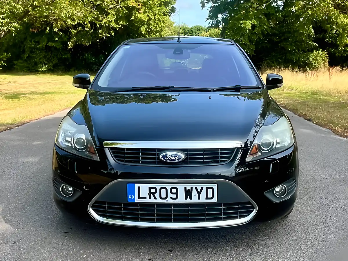 Used 2009 Ford Focus Titanium Black - Interior and Exterior details 18