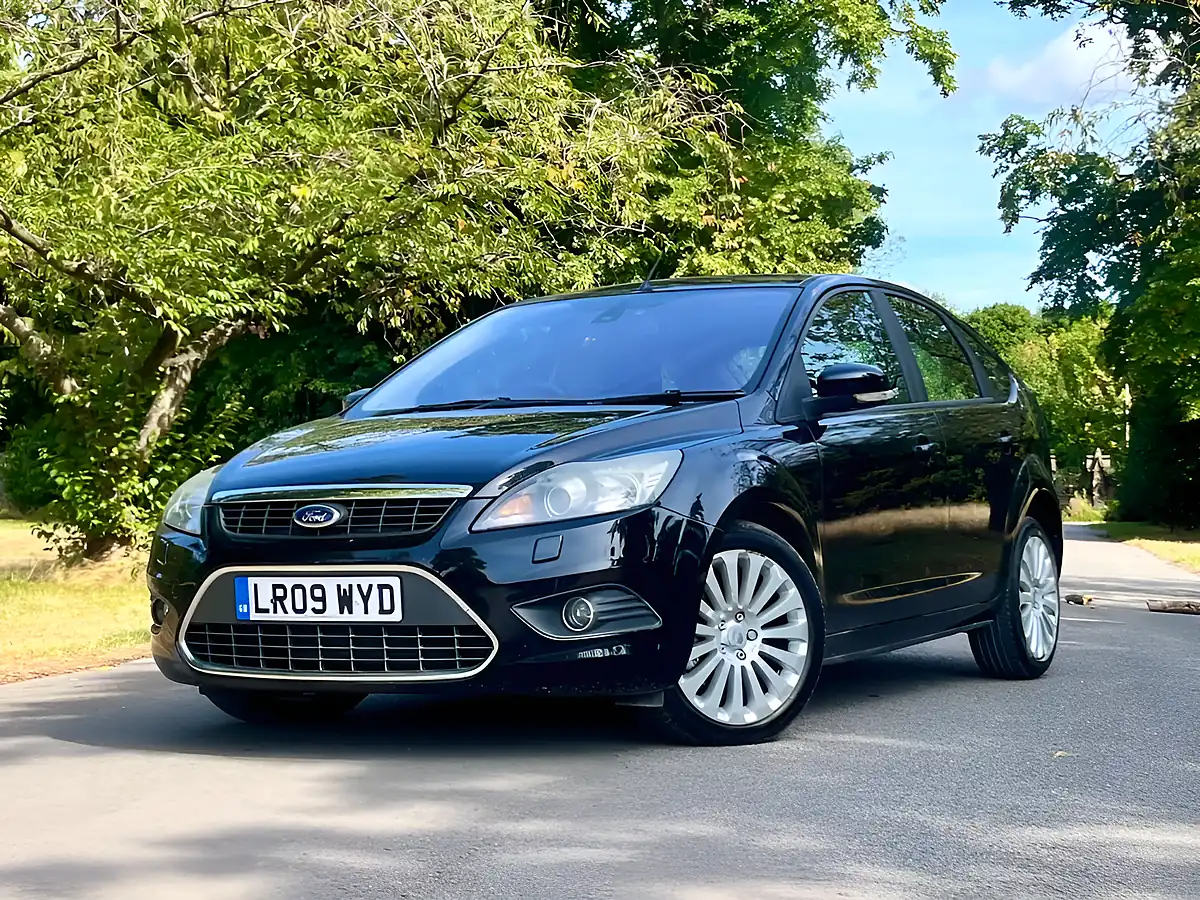 Used 2009 Ford Focus Titanium Black - Interior and Exterior details 19