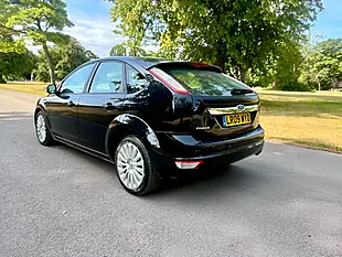 Used 2009 Ford Focus Titanium Black - Interior and Exterior details 4