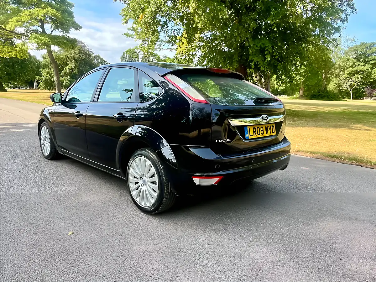 Used 2009 Ford Focus Titanium Black - Interior and Exterior details 4
